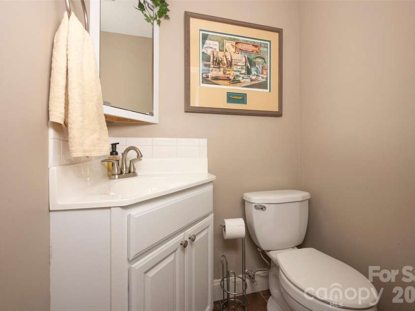 109 Holly Circle, Bermuda Run, NC 27006.  MLS# CAR4429639, YatesRealty ID 54873. 
