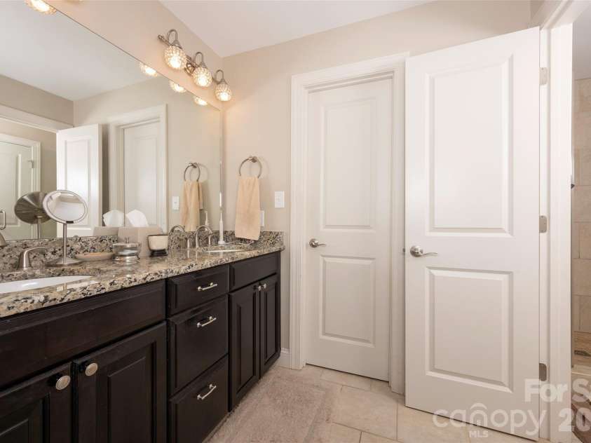 109 Holly Circle, Bermuda Run, NC 27006.  MLS# CAR4429639, YatesRealty ID 54873. 