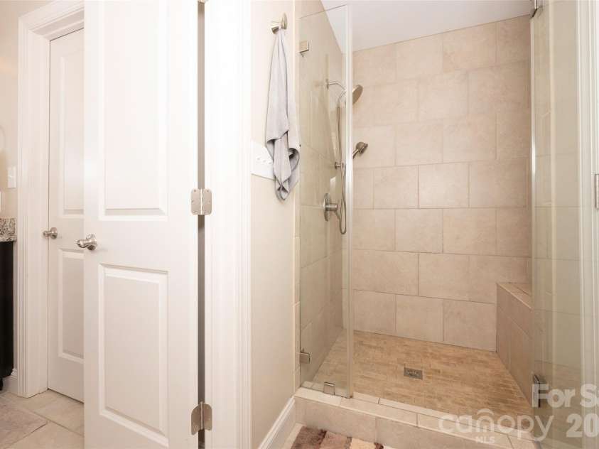 109 Holly Circle, Bermuda Run, NC 27006.  MLS# CAR4429639, YatesRealty ID 54873. 
