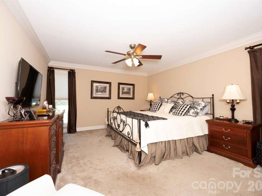 109 Holly Circle, Bermuda Run, NC 27006.  MLS# CAR4429639, YatesRealty ID 54873. 