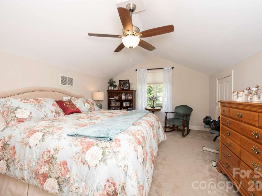 109 Holly Circle, Bermuda Run, NC 27006.  MLS# CAR4429639, YatesRealty ID 54873. 