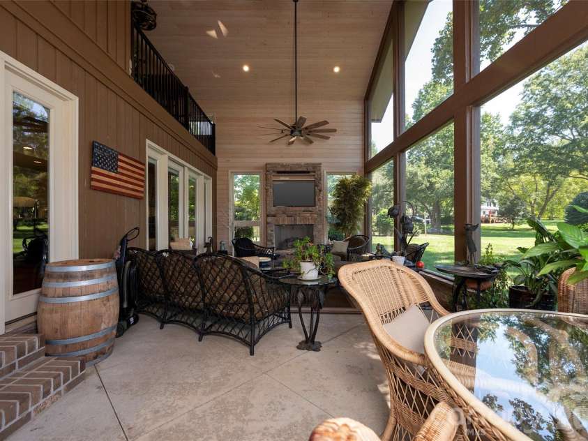 109 Holly Circle, Bermuda Run, NC 27006.  MLS# CAR4429639, YatesRealty ID 54873. 