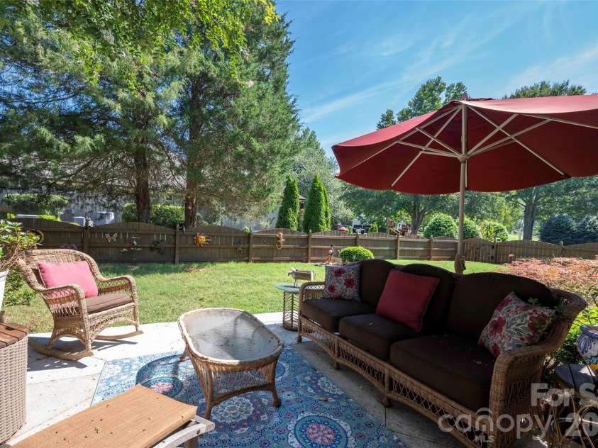 109 Holly Circle, Bermuda Run, NC 27006.  MLS# CAR4429639, YatesRealty ID 54873. 