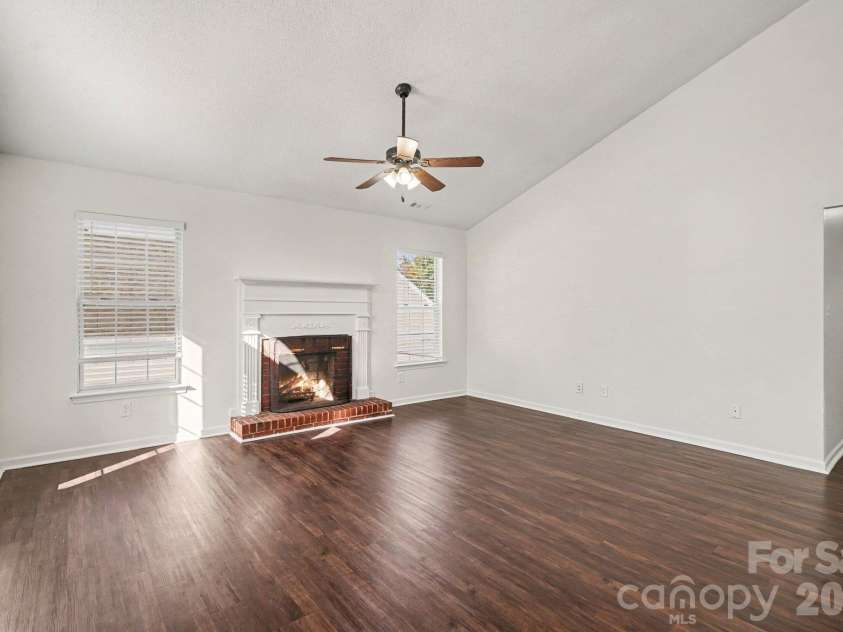 4609 Avalon Forest Lane, Charlotte, NC 28269.  MLS# CAR4430650, YatesRealty ID 54874. 