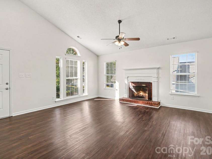 4609 Avalon Forest Lane, Charlotte, NC 28269.  MLS# CAR4430650, YatesRealty ID 54874. 