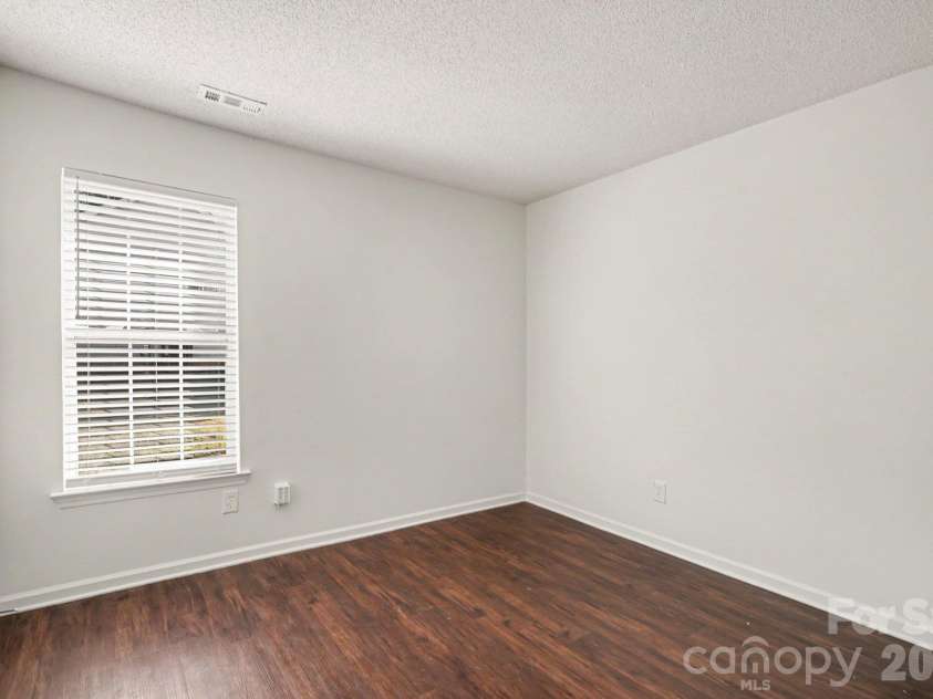 4609 Avalon Forest Lane, Charlotte, NC 28269.  MLS# CAR4430650, YatesRealty ID 54874. 