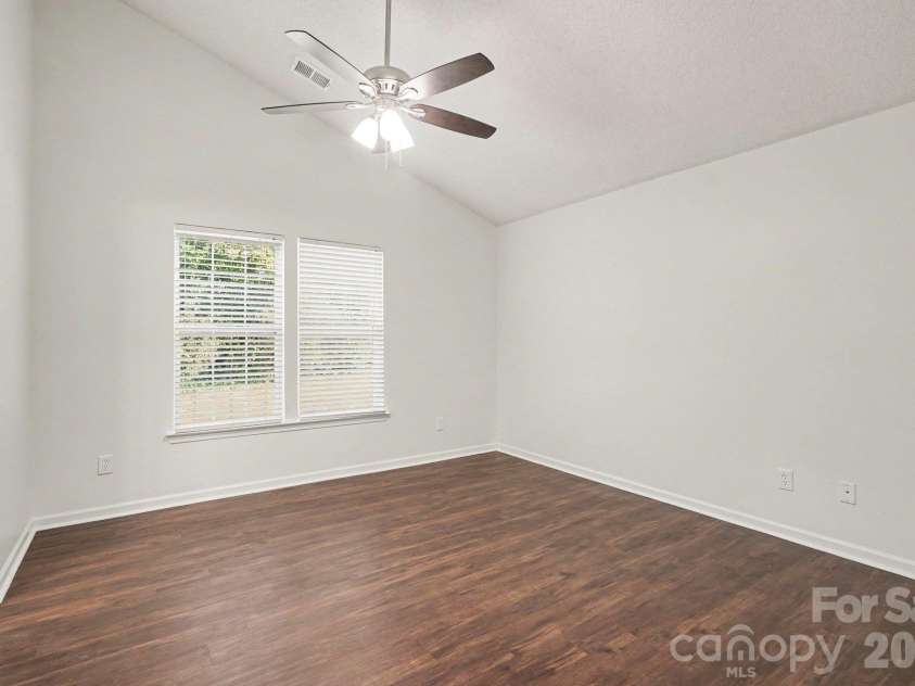 4609 Avalon Forest Lane, Charlotte, NC 28269.  MLS# CAR4430650, YatesRealty ID 54874. 