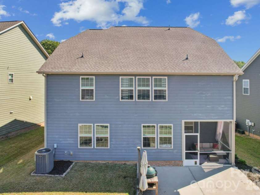 3018 Oakmere Road, Waxhaw, NC 28173.  MLS# CAR4431624, YatesRealty ID 54879. Backyard and patio