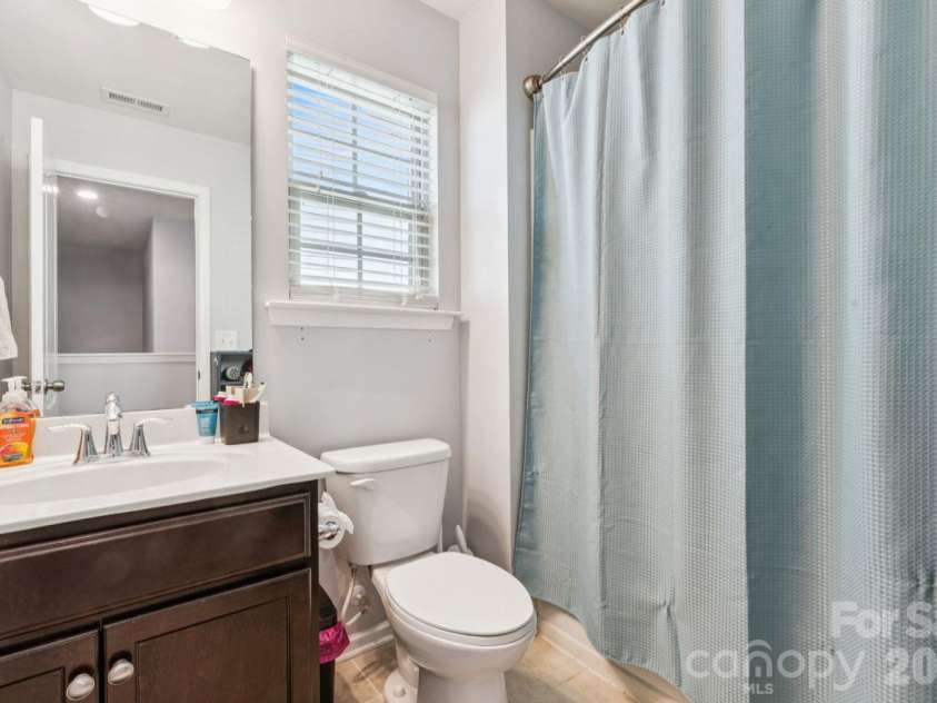 3018 Oakmere Road, Waxhaw, NC 28173.  MLS# CAR4431624, YatesRealty ID 54879. Bathroom 2