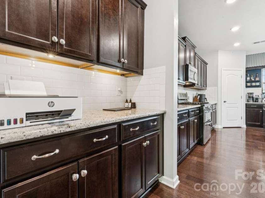 3018 Oakmere Road, Waxhaw, NC 28173.  MLS# CAR4431624, YatesRealty ID 54879. Butlers Pantry