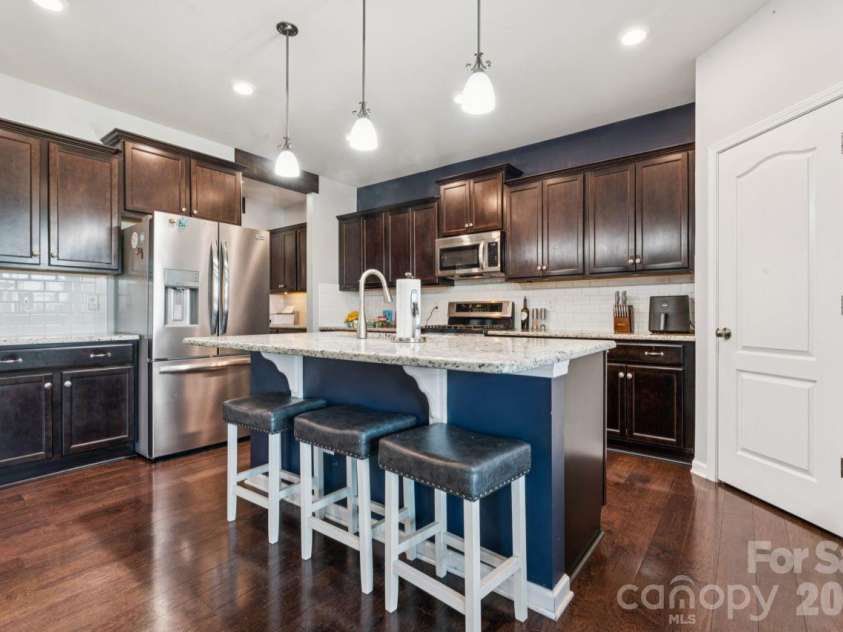 3018 Oakmere Road, Waxhaw, NC 28173.  MLS# CAR4431624, YatesRealty ID 54879. Kitchen