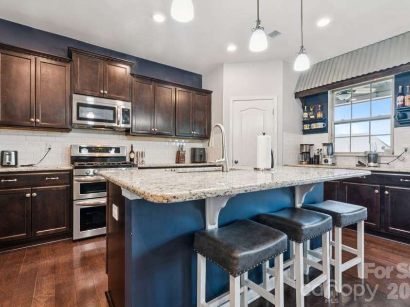 3018 Oakmere Road, Waxhaw, NC 28173.  MLS# CAR4431624, YatesRealty ID 54879. Kitchen