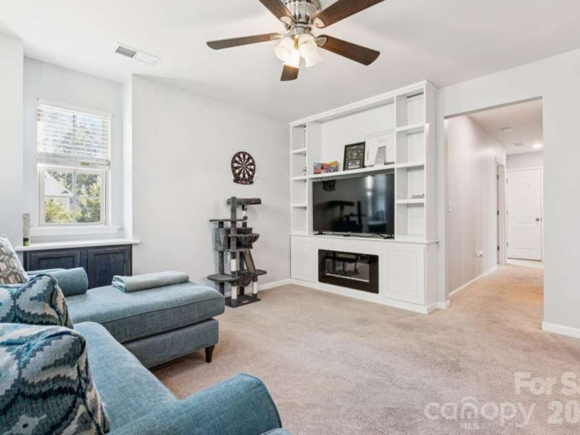 3018 Oakmere Road, Waxhaw, NC 28173.  MLS# CAR4431624, YatesRealty ID 54879. Upstairs Loft Landing