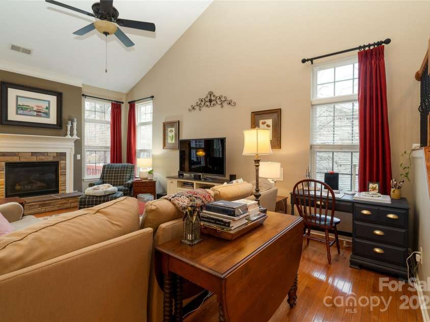 4006 Hickory View Drive, Fort Mill, SC 29707.  MLS# CAR4229187, YatesRealty ID 5488. 
