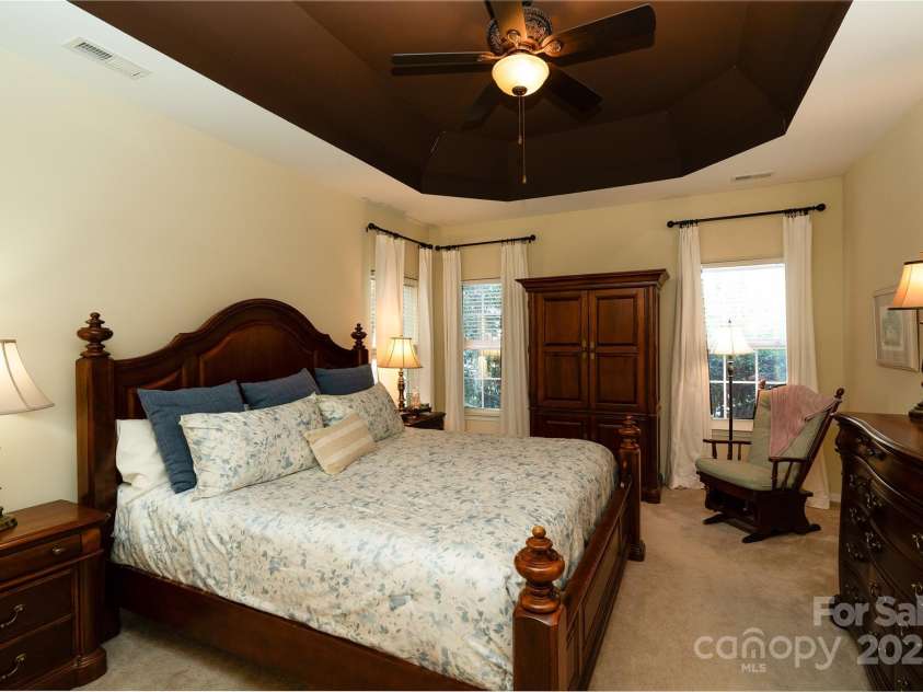 4006 Hickory View Drive, Fort Mill, SC 29707.  MLS# CAR4229187, YatesRealty ID 5488. 