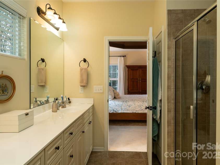 4006 Hickory View Drive, Fort Mill, SC 29707.  MLS# CAR4229187, YatesRealty ID 5488. 