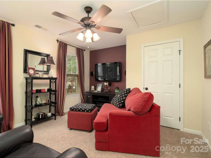 4006 Hickory View Drive, Fort Mill, SC 29707.  MLS# CAR4229187, YatesRealty ID 5488. 