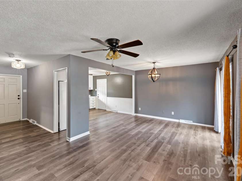 206 King Henry Lane, Gastonia, NC 28056.  MLS# CAR4431460, YatesRealty ID 54883. 