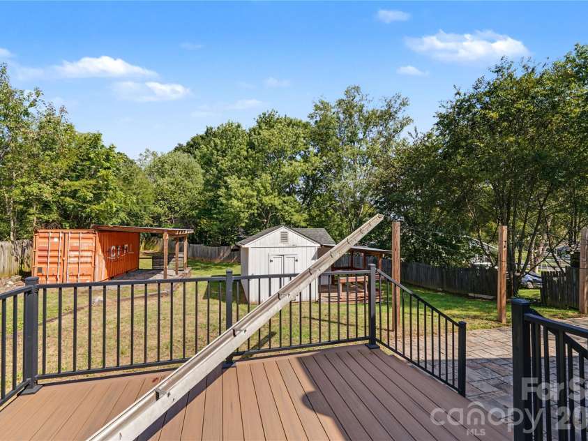 206 King Henry Lane, Gastonia, NC 28056.  MLS# CAR4431460, YatesRealty ID 54883. 