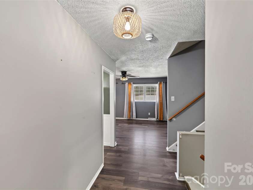 206 King Henry Lane, Gastonia, NC 28056.  MLS# CAR4431460, YatesRealty ID 54883. 