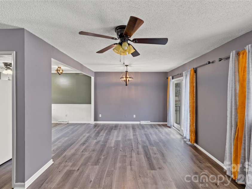 206 King Henry Lane, Gastonia, NC 28056.  MLS# CAR4431460, YatesRealty ID 54883. 