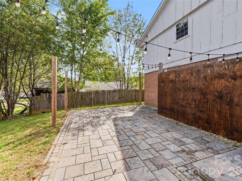 206 King Henry Lane, Gastonia, NC 28056.  MLS# CAR4431460, YatesRealty ID 54883. 