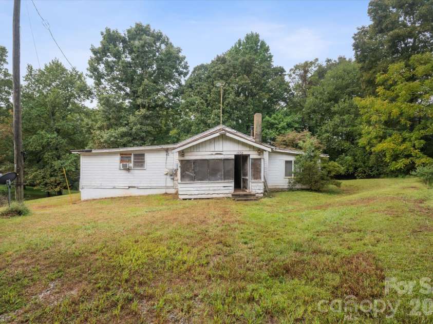 6958 NC Hwy 9 Highway, Columbus, NC 28722.  MLS# CAR4429914, YatesRealty ID 54884. 