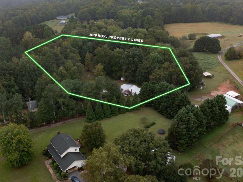 6958 NC Hwy 9 Highway, Columbus, NC 28722.  MLS# CAR4429914, YatesRealty ID 54884. 