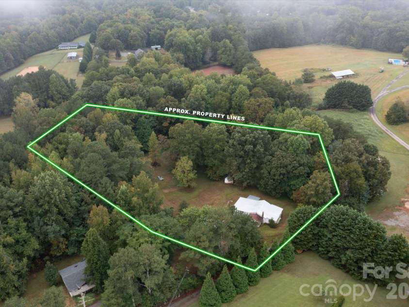 6958 NC Hwy 9 Highway, Columbus, NC 28722.  MLS# CAR4429914, YatesRealty ID 54884. 