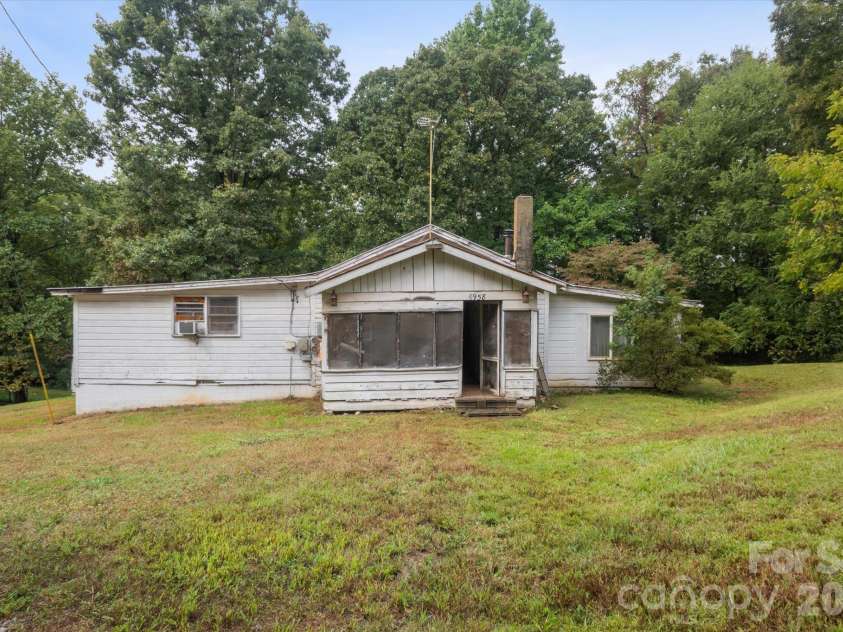 6958 NC Hwy 9 Highway, Columbus, NC 28722.  MLS# CAR4429914, YatesRealty ID 54884. 