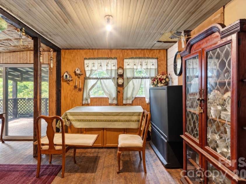6958 NC Hwy 9 Highway, Columbus, NC 28722.  MLS# CAR4429914, YatesRealty ID 54884. 