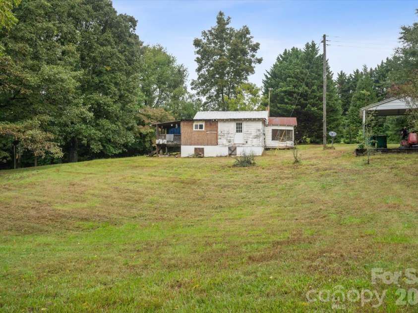 6958 NC Hwy 9 Highway, Columbus, NC 28722.  MLS# CAR4429914, YatesRealty ID 54884. 