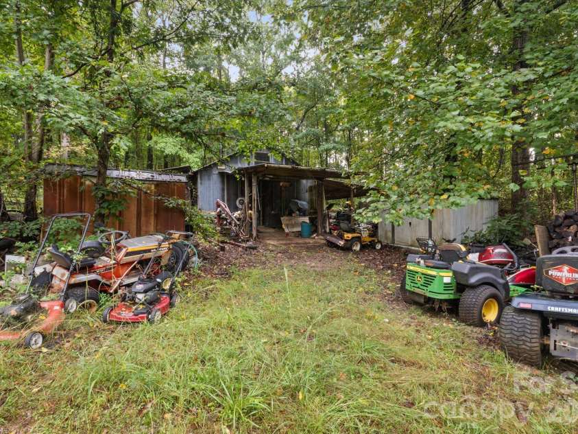 6958 NC Hwy 9 Highway, Columbus, NC 28722.  MLS# CAR4429914, YatesRealty ID 54884. 