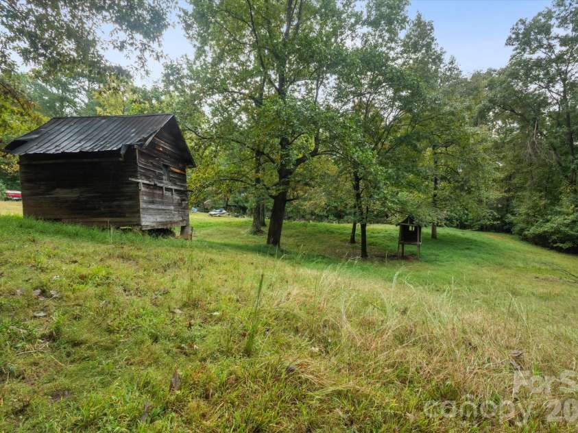 6958 NC Hwy 9 Highway, Columbus, NC 28722.  MLS# CAR4429914, YatesRealty ID 54884. 