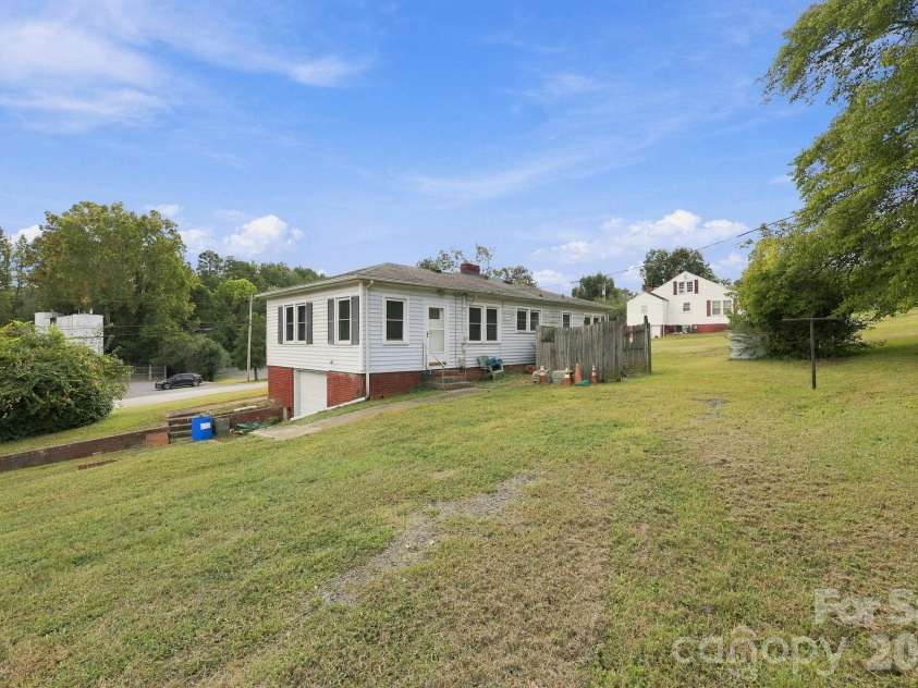 2204 Main Street, Albemarle, NC 28001.  MLS# CAR4431673, YatesRealty ID 54889. 
