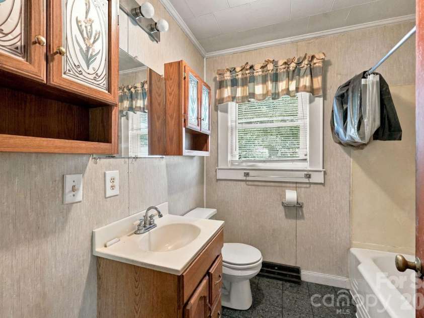 2204 Main Street, Albemarle, NC 28001.  MLS# CAR4431673, YatesRealty ID 54889. 