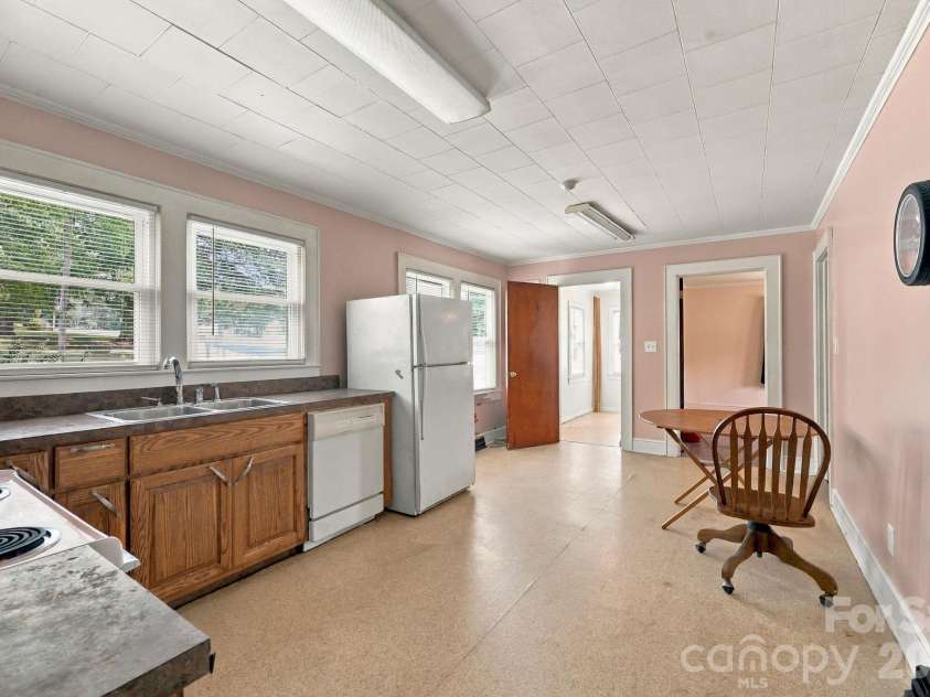 2204 Main Street, Albemarle, NC 28001.  MLS# CAR4431673, YatesRealty ID 54889. 