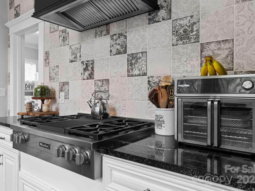 704 Main Avenue, Newton, NC 28658.  MLS# CAR4275934, YatesRealty ID 5489. 