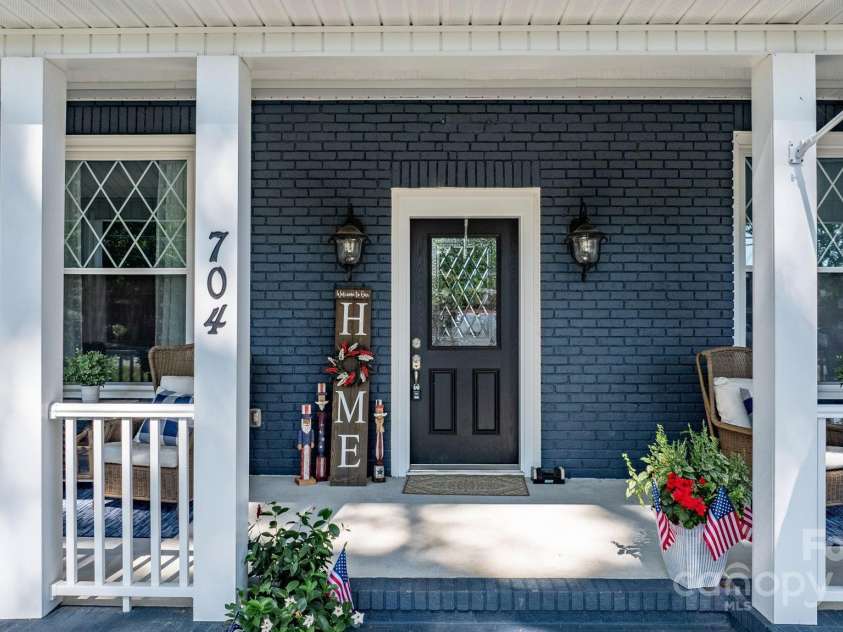 704 Main Avenue, Newton, NC 28658.  MLS# CAR4275934, YatesRealty ID 5489. 