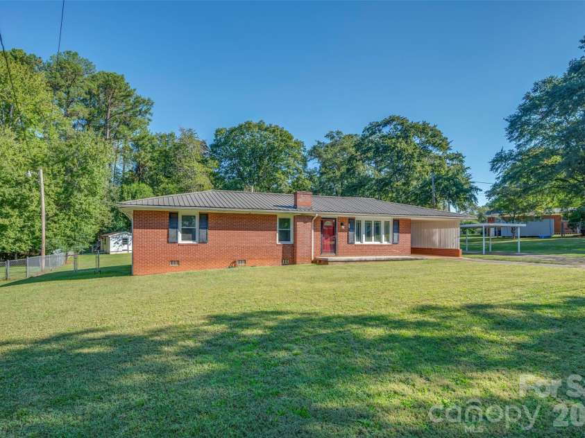 170 Franklin Drive, Forest City, NC 28043.  MLS# CAR4431691, YatesRealty ID 54890. 