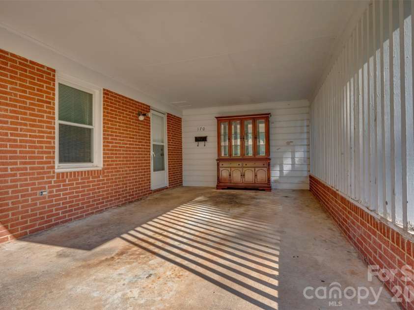 170 Franklin Drive, Forest City, NC 28043.  MLS# CAR4431691, YatesRealty ID 54890. 