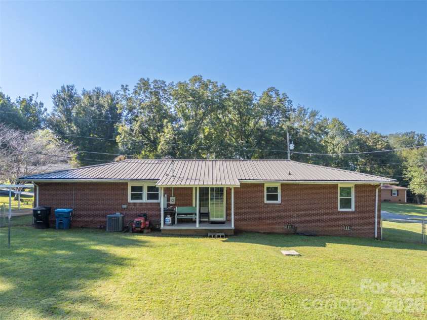 170 Franklin Drive, Forest City, NC 28043.  MLS# CAR4431691, YatesRealty ID 54890. 