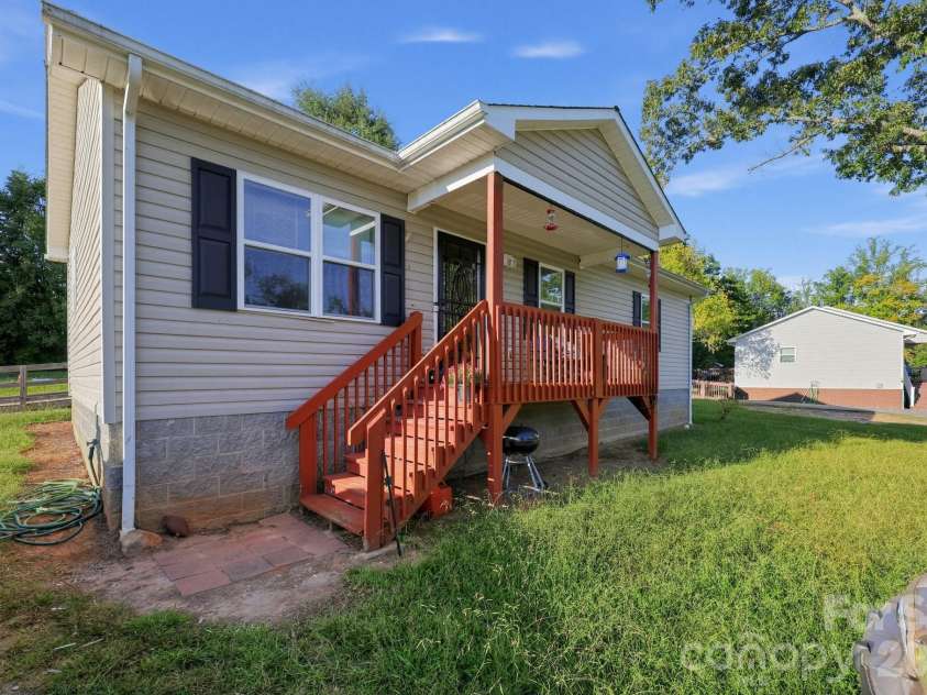 1063 Allman Court, Morganton, NC 28655.  MLS# CAR4431704, YatesRealty ID 54894. 