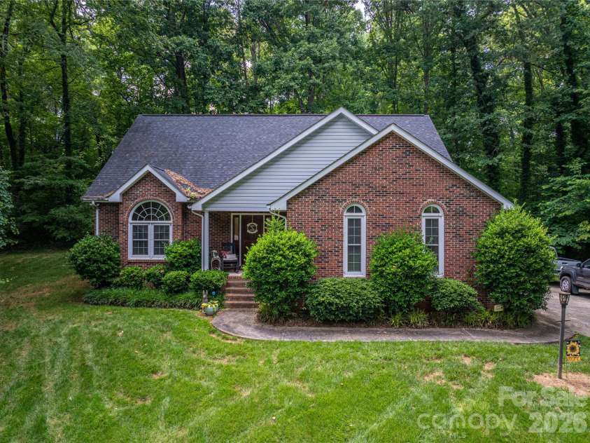 645 Deerfield Drive, Mount Holly, NC 28120.  MLS# CAR4431707, YatesRealty ID 54895. 