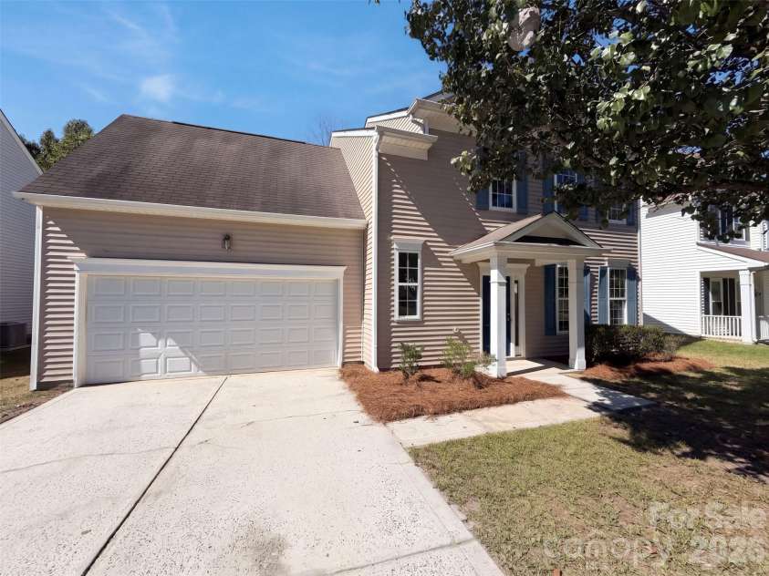 4735 Nijinsky Court, Charlotte, NC 28216.  MLS# CAR4431711, YatesRealty ID 54896. 
