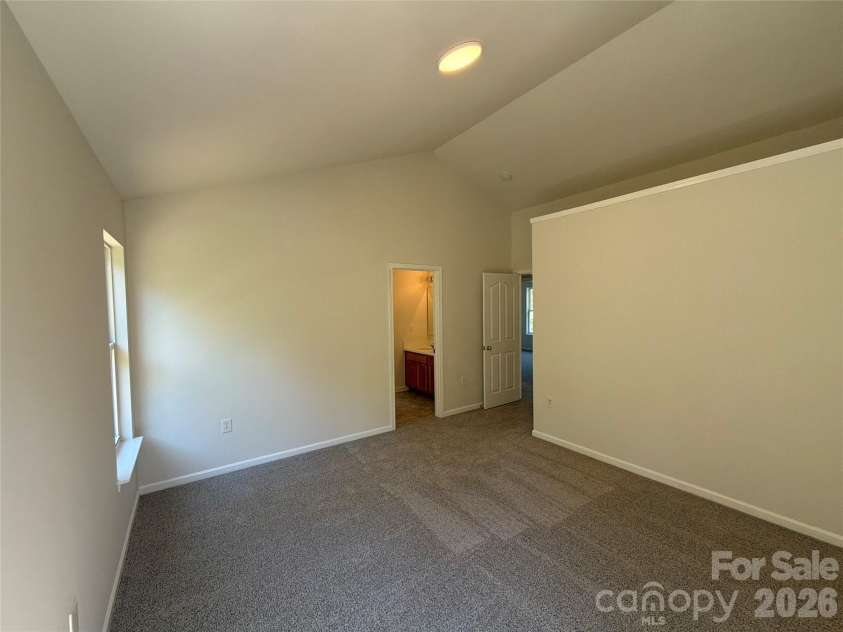 4735 Nijinsky Court, Charlotte, NC 28216.  MLS# CAR4431711, YatesRealty ID 54896. 
