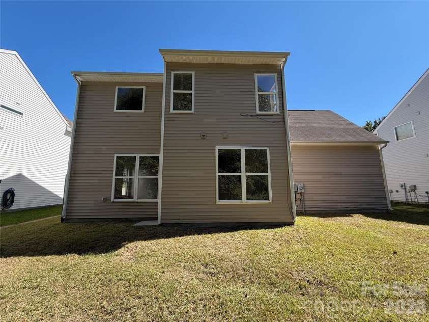 4735 Nijinsky Court, Charlotte, NC 28216.  MLS# CAR4431711, YatesRealty ID 54896. 