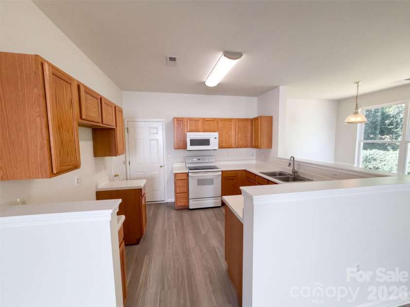4735 Nijinsky Court, Charlotte, NC 28216.  MLS# CAR4431711, YatesRealty ID 54896. 