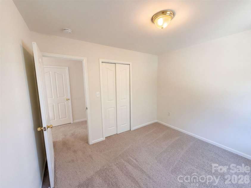 4735 Nijinsky Court, Charlotte, NC 28216.  MLS# CAR4431711, YatesRealty ID 54896. 