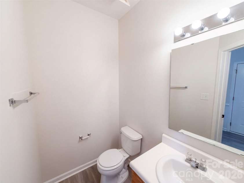 4735 Nijinsky Court, Charlotte, NC 28216.  MLS# CAR4431711, YatesRealty ID 54896. 